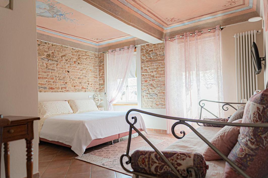 Il Giardino Sul Tetto B&B Guarene Dış mekan fotoğraf