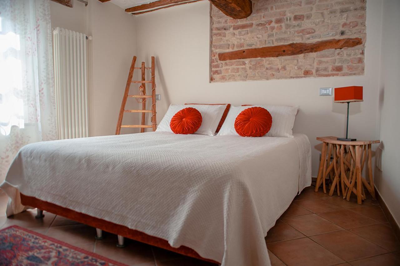 Il Giardino Sul Tetto B&B Guarene Dış mekan fotoğraf
