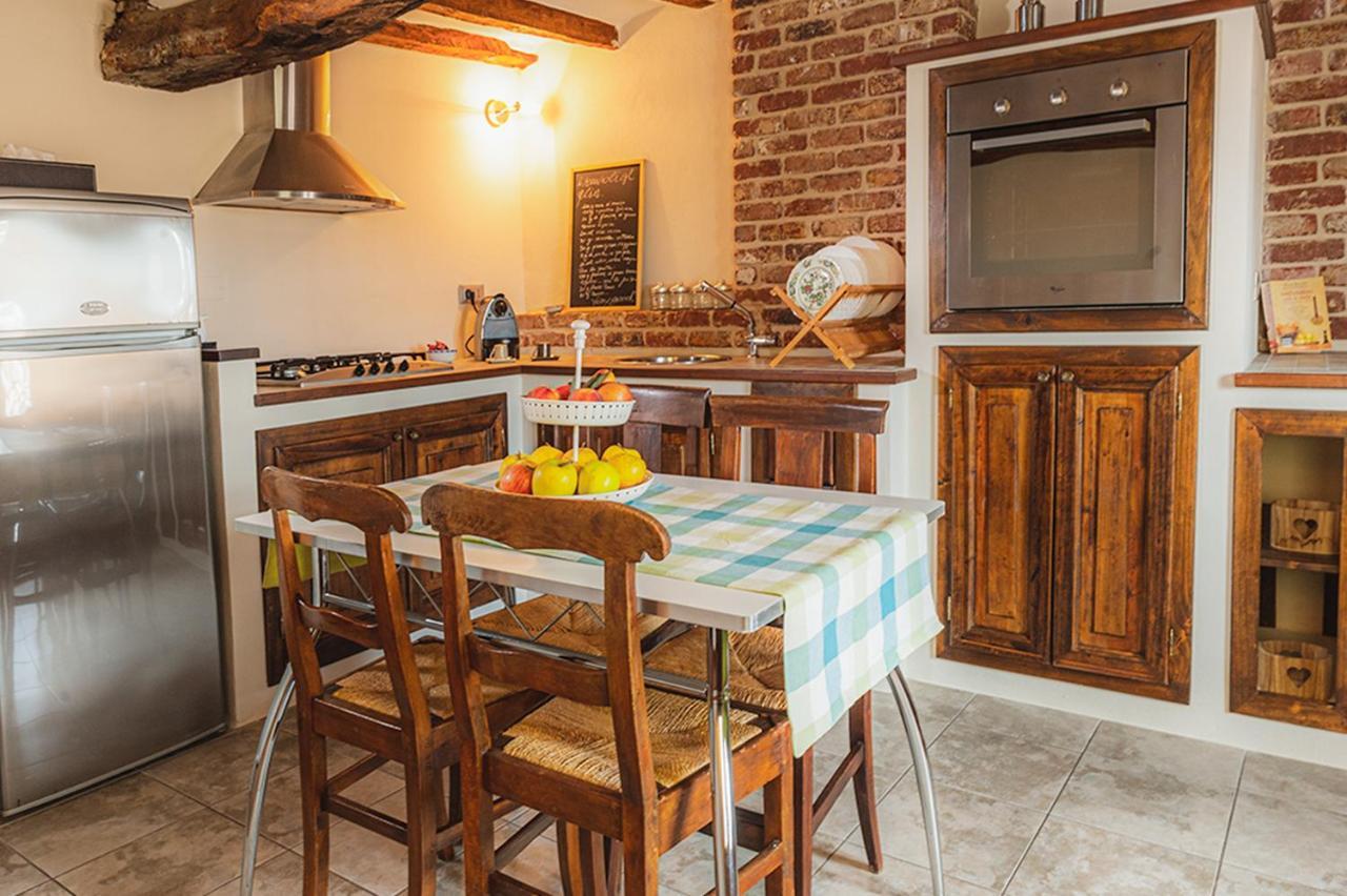 Il Giardino Sul Tetto B&B Guarene Dış mekan fotoğraf