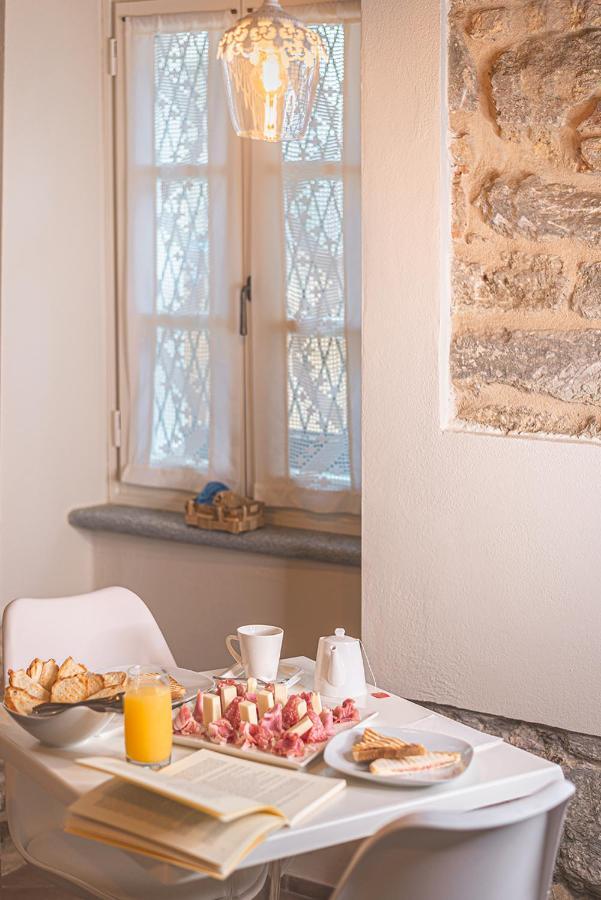 Il Giardino Sul Tetto B&B Guarene Dış mekan fotoğraf